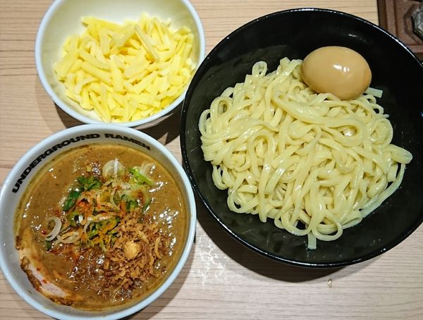 「【限定】カレーつけあつ￥900＋チーズ￥100＝￥1000」@頑者 UNDERGROUND RAMEN 川越駅店の写真