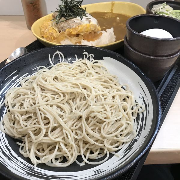 「【期間限定】満腹カレーかつ丼セット（￥790）※＋生玉子（ク」@ゆで太郎 流通センター駅前店の写真