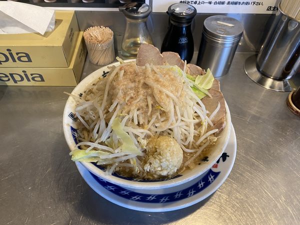 「塩ラーメン チャーシュー(ニンニク、アブラ)」@らーめん大 池袋店の写真