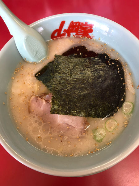 「塩ラーメン　680円」@ラーメン山岡家 音羽蒲郡店の写真