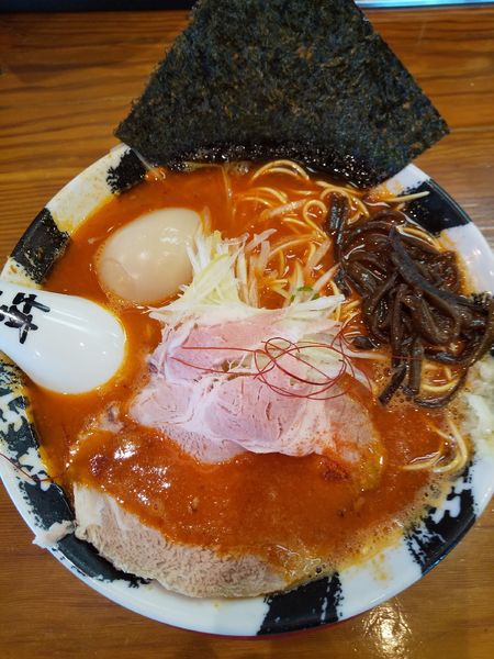 「謹製味玉ラーメン（赤豚骨）」@長浜豚骨ラーメン 一番軒 総本家の写真