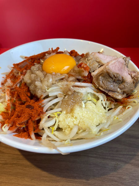 「げきから魚介まぜそば」@ラーメン豚まるの写真