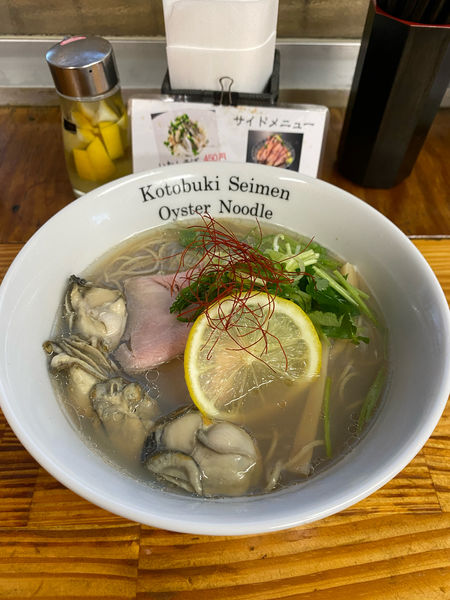 「牡蠣そば」@中華そば よしかわの写真