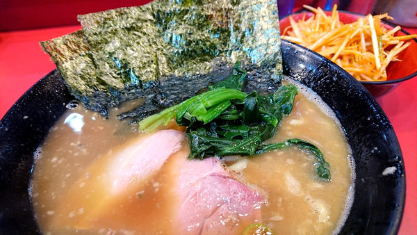 「【昼】ラーメン+辛味噌ネギ」@家系総本山 ラーメン吉村家の写真