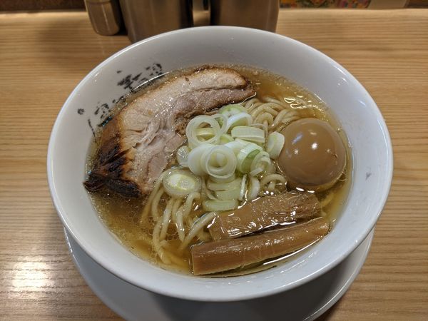 「らーめんmacro＋味玉　952円」@人類みな麺類の写真