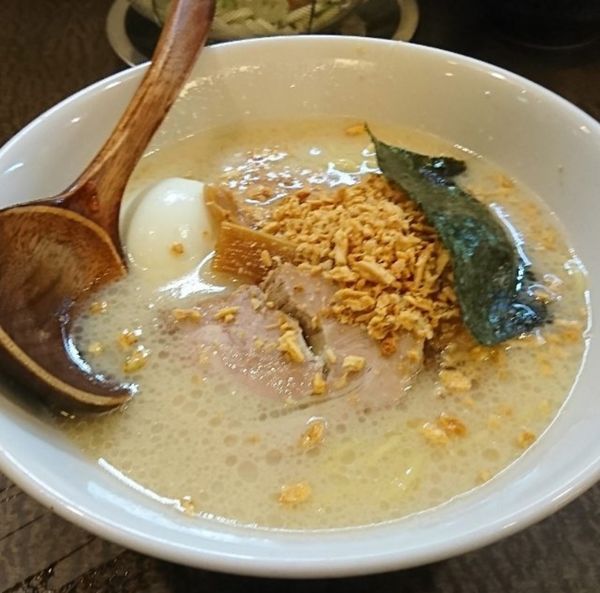 「揚げにんにくらーめん」@一指禅 本川越店の写真