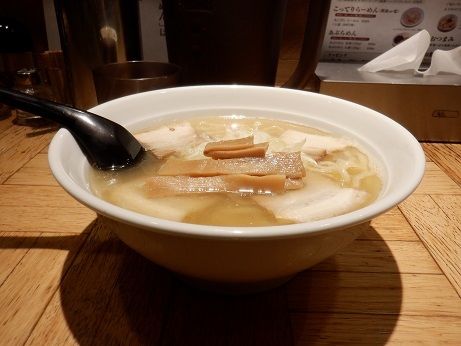 「あごだしらーめん（あっさり）並盛（塩）」@めん業一筋 善龍の写真