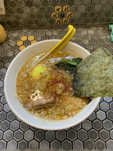 「パイナップル海老塩ラーメン」@パイナップルラーメン屋さん パパパパパインの写真