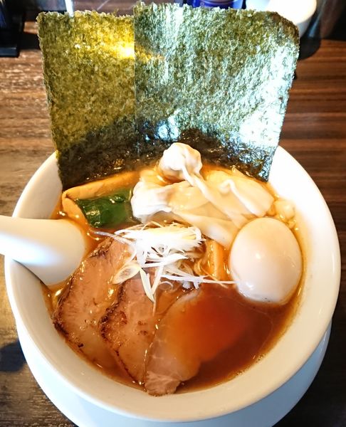 「特製中華そば(細麺)＋ワンタン(5ヶ)」@麺や 豊の写真
