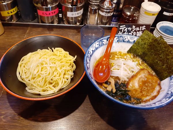 「豚骨つけめん、平打ち替玉」@らーめん たつ屋の写真