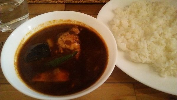 「黒のべっぴんカシミールカリー 1000円」@カリー&ワイン ビストロ べっぴん舎 お茶の水店の写真