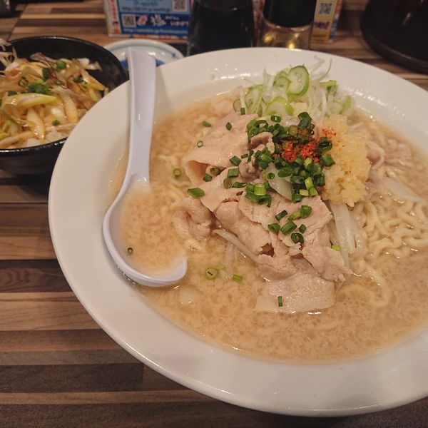 「もばらーめん730円、お得セット300円」@らぁ麺三軒屋 茂原店の写真