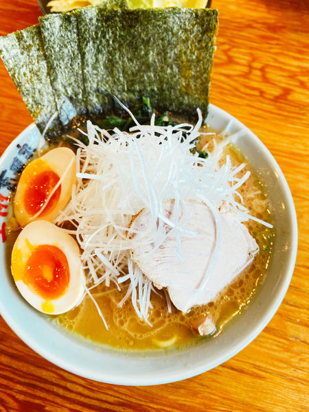 「ネギラーメン　タマゴ」@横浜らーめん 吉田家の写真
