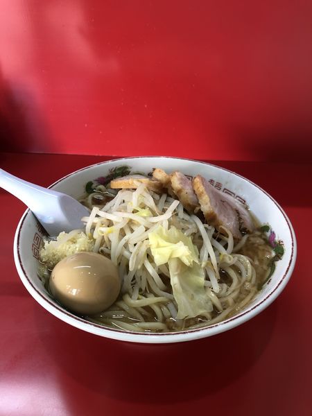「ラーメン＋豚２枚＋味玉」@赤ひげラーメンの写真
