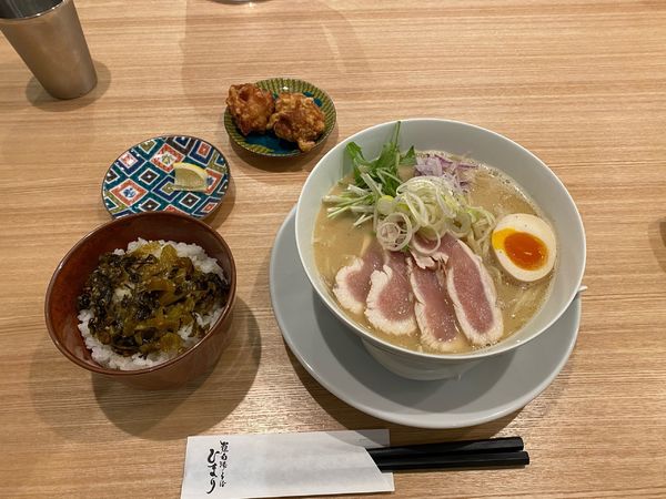 「鶏白湯そば大盛+高菜ご飯+唐揚げ2個」@鶏白湯そば ひまりの写真