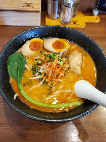 「シビカラ味噌　味玉」@極上 MISO BROWNの写真