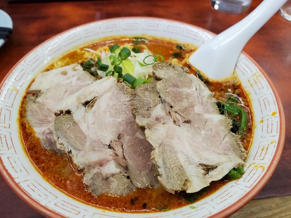 「ミニドラたんたんめん辛さ上級680円＋つまみチャーシュー」@らーめん ドラごんちの写真