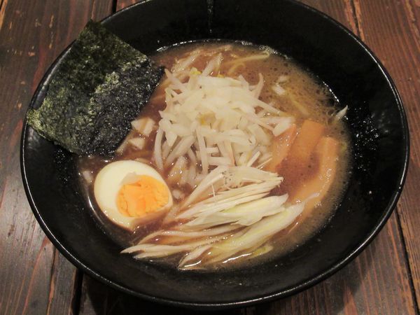 「鶏白湯ラーメン（770円）」@鷹楽の写真