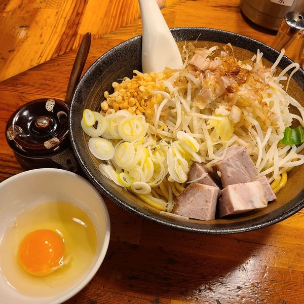 「次郎のまぜそば(中盛無料)¥850」@瞠 池袋店の写真