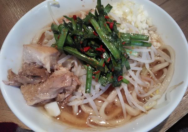 「ラーメン　少なめ　+　辛ニラ」@MEN YARD FIGHTの写真
