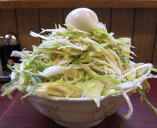 「ネギラーメン 1,130円（サービス茹卵）」@関越ラーメン 仙龍の写真