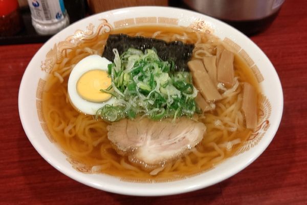 「手打ちラーメン700円+大盛100円」@ラーメン夏目の写真