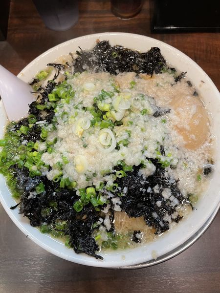 「岩のりらーめん+中盛+ネギ+小ライス+煮玉子サービス券使用」@らーめん潤 亀戸店の写真