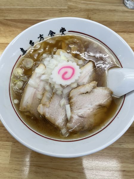 「蔵出し醤油ラーメン 鶏油 玉葱入り+チャーシュー+小ライス」@喜多方食堂 磯崎の写真
