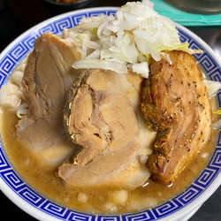 豚そば 1020円 中盛(サービス)