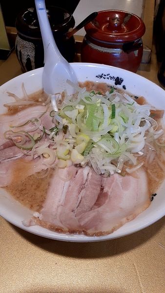 「しょうゆラーメン」@超ごってり麺 ごっつ 新小岩店の写真