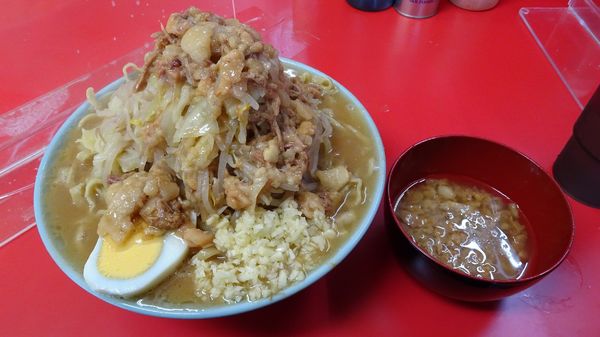 「富士丸ラーメン（900円）＋ブタカスアブラ（40円）　yaN」@ラーメン富士丸 東浦和店の写真