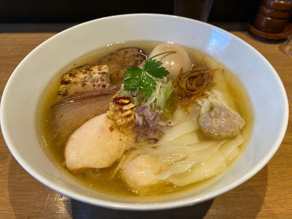 「特製しおらぁ麺」@らぁ麺や 嶋の写真