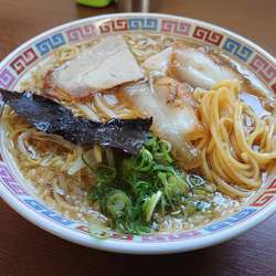 中華そば濃厚半分づつ