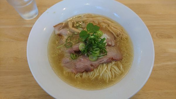 「塩ショウガ鶏ソバ800円」@サクラ ソバストアの写真