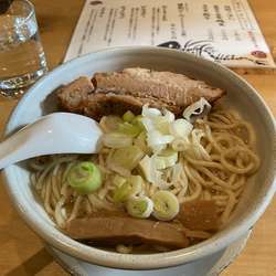 ラーメンmacro大盛り＋替玉