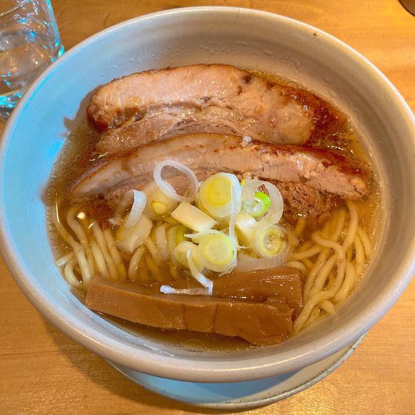 「macro二枚載せ」@人類みな麺類 東京本店の写真