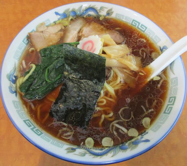 「醤油ラーメン　850円」@麺屋かむいの写真