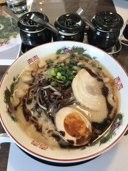 「黒だるまラーメン」@博多 長浜ラーメン だるま一家の写真
