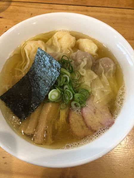 「白特製ワンタン麵」@支那そば 大和 稲荷町本店の写真