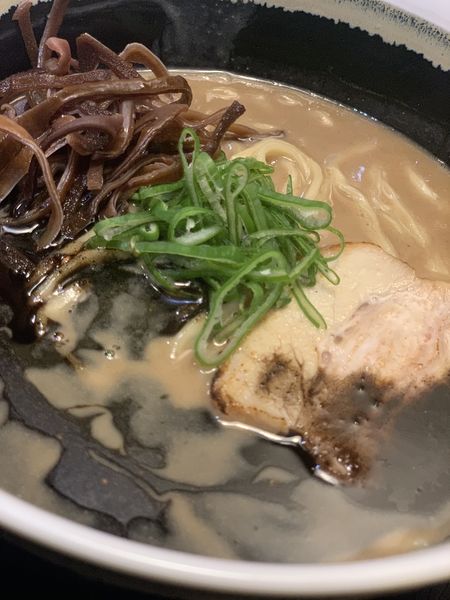「豚骨ラーメン」@ラーメン ハナレの写真