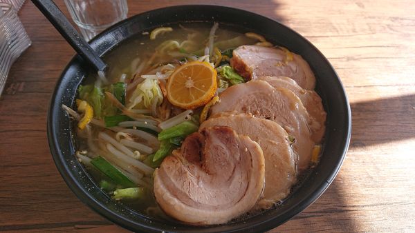 「柚子塩タンメン+チャーシュー」@高林産直食堂の写真