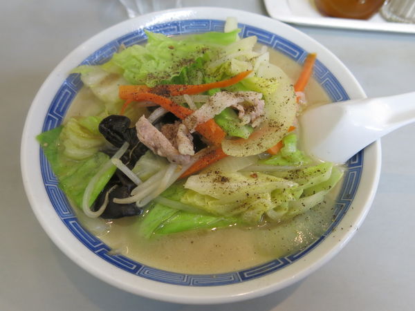 「カレーライスと湯麺(セット)：750円」@九麗瑠の写真