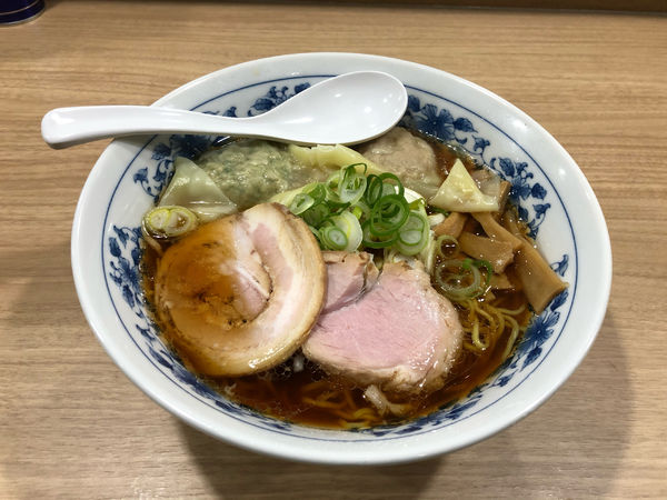 「ラーメン　ワンタン2つ」@覆めん 花木の写真