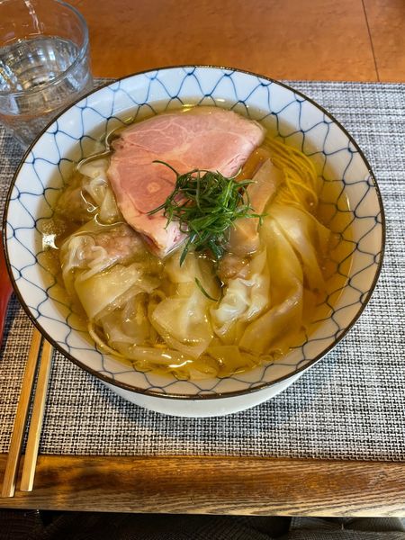 「塩煮干しワンタン麺」@柴崎亭の写真
