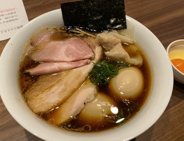 「特製醤油ラーメン」@自家製手もみ麺 鈴ノ木の写真