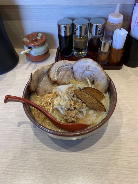 「北海道炙りチャーシュー味噌ラーメン（1160円）」@麺場 龍吟 野田店の写真