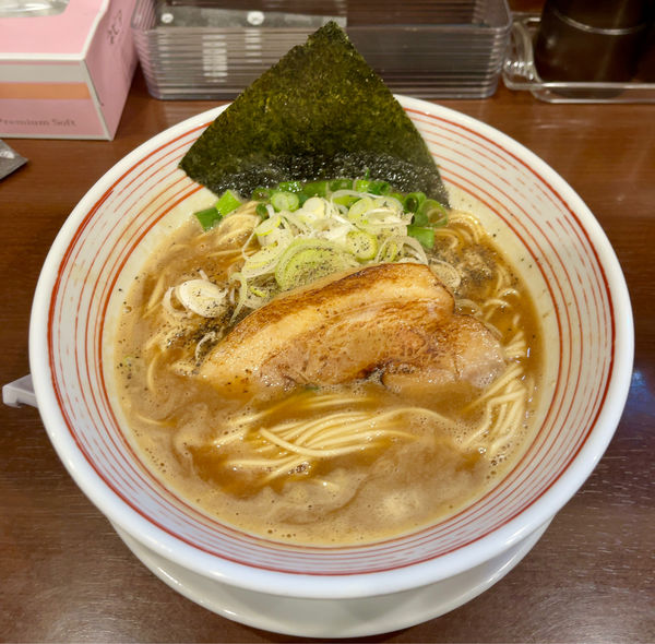 「濃い鶏醤油らーめん（800円）」@山麺の写真