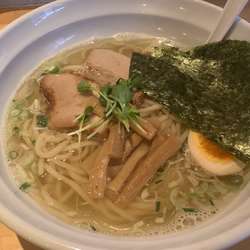 塩ラーメン　830円