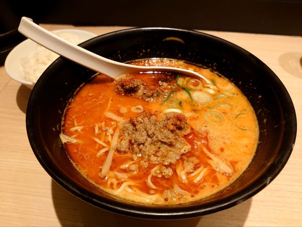 「シビ辛豚骨担々麺（ごはん付き）」@TOKYO 豚骨 BASE MADE by 博多一風堂 ecute品川サウス店の写真