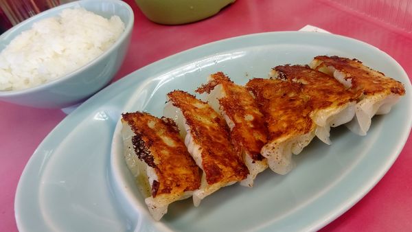 「餃子（LINEクーポン)」@山岡家 富士店の写真